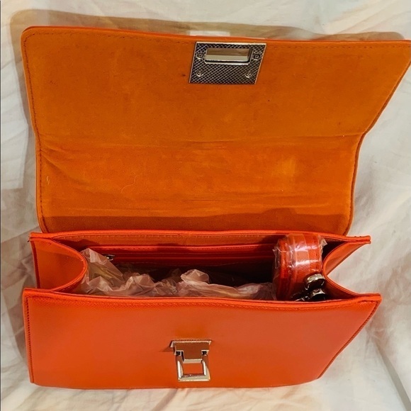 NWT Badgley Mischka Coral Crossbody Purse - Picture 3 of 4